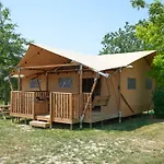Kemp Rcn La Ferme Du Latois 4*