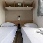 Rcn La Ferme Du Latois 4*