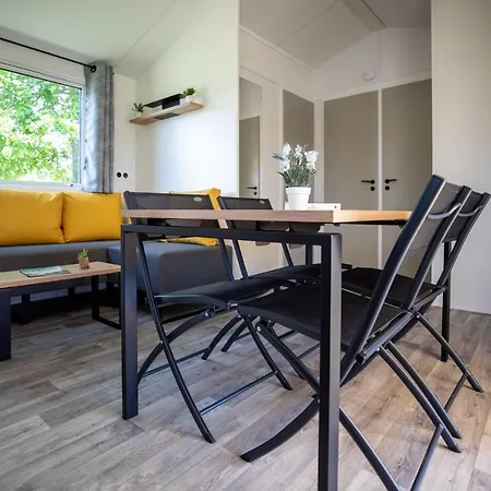 Rcn La Ferme Du Latois Campsite 4*