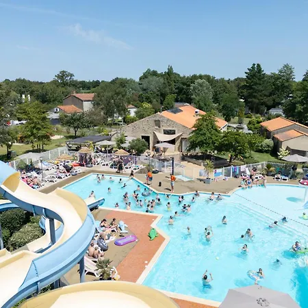 Rcn La Ferme Du Latois 4*