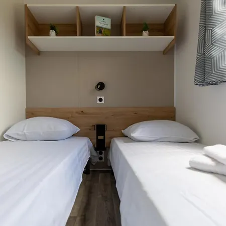 Rcn La Ferme Du Latois 4*