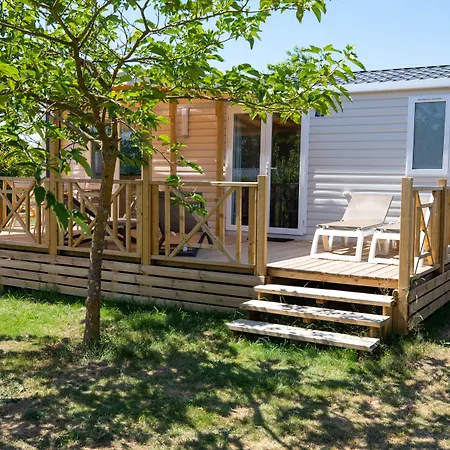 Rcn La Ferme Du Latois Camping 4*