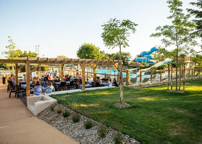 Rcn La Ferme Du Latois Kemping 4*