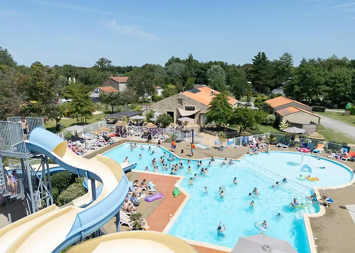 Rcn La Ferme Du Latois 4*